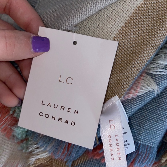 LC Lauren Conrad Blanket Scarf - Picture 3 of 4